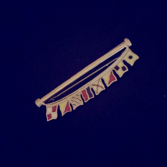 Nautical  flags spell:  I  LOVE YOU pin - Picture 1 of 3